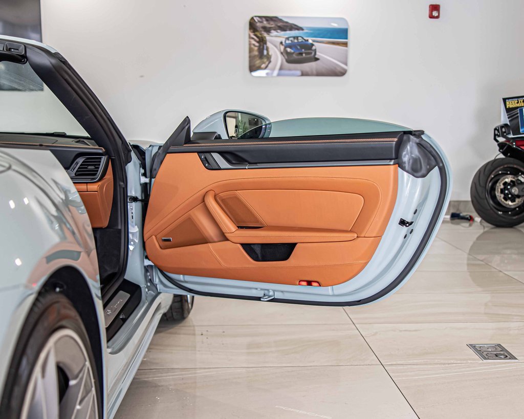 Used 2025 Porsche 911 Carrera image 33