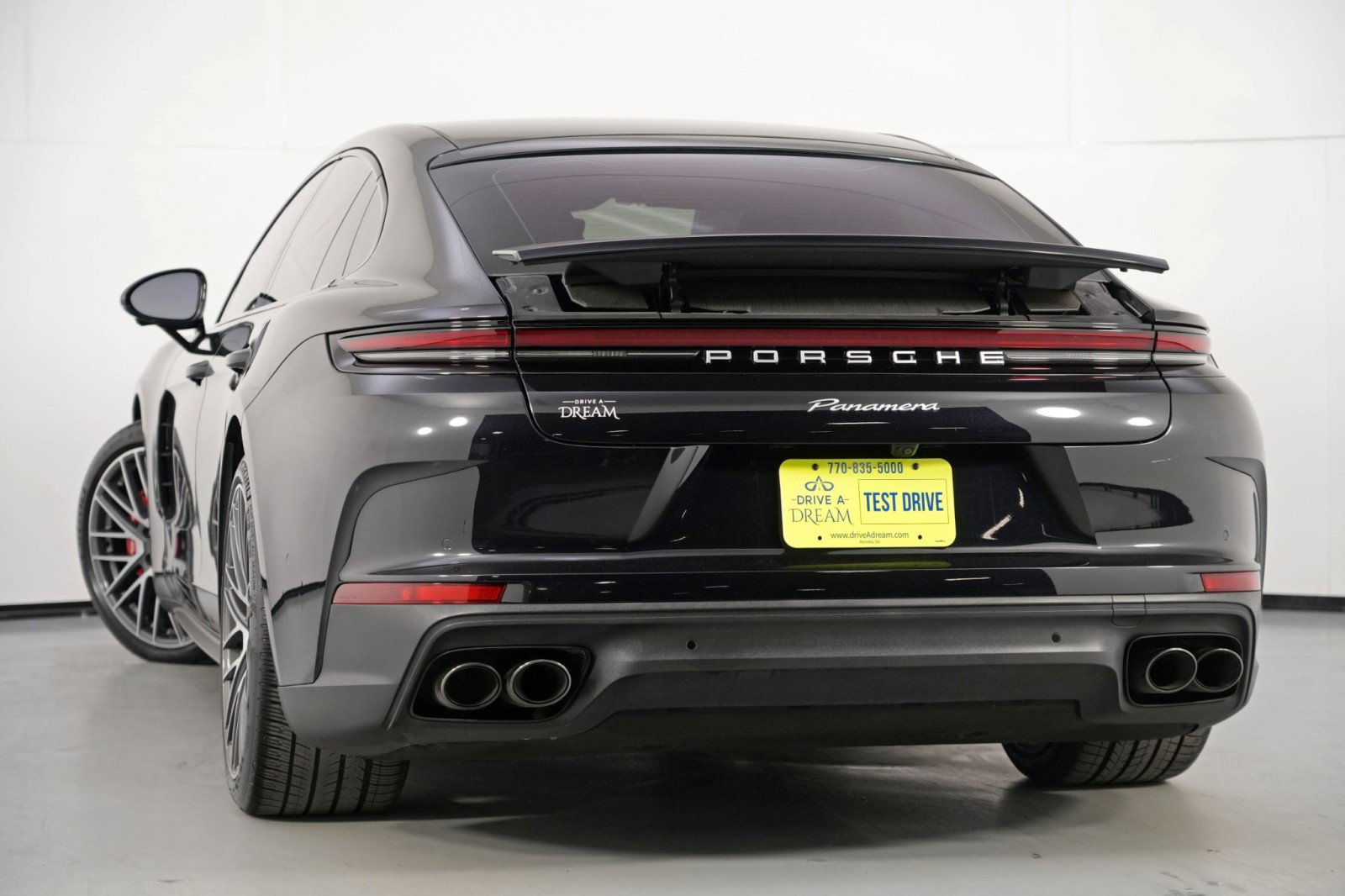 Used 2024 Porsche Panamera image 6