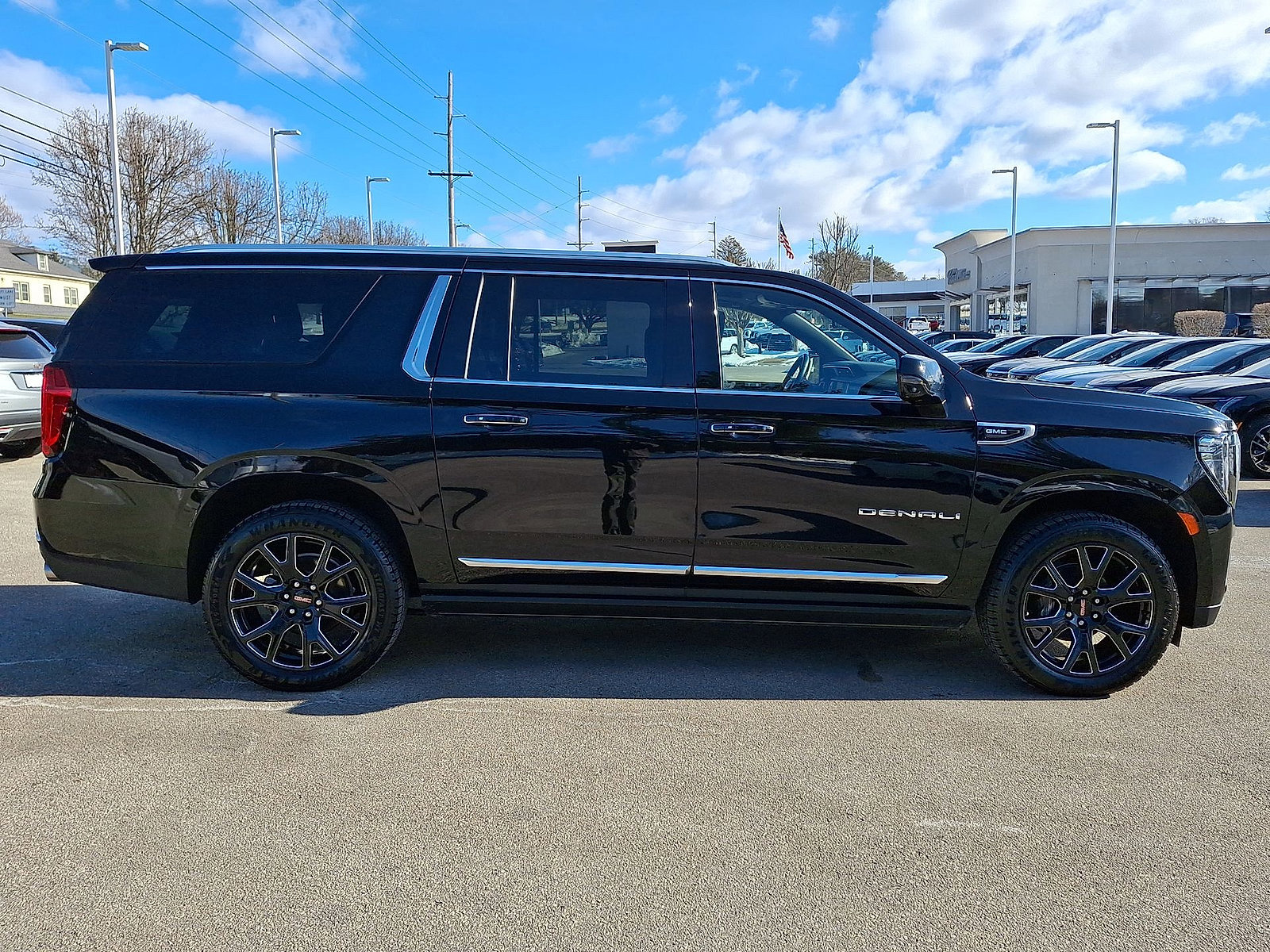 Certified 2023 GMC Yukon XL Denali image 26