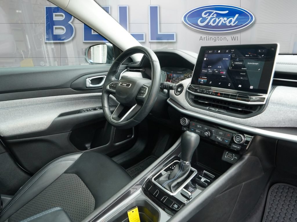 Used 2022 Jeep Compass Latitude w/ Sun and Sound Group AWD/4WD image 27