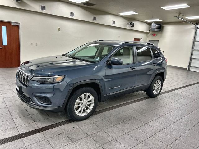 Used 2020 Jeep Cherokee Latitude w/ Cold Weather Group AWD/4WD image 3