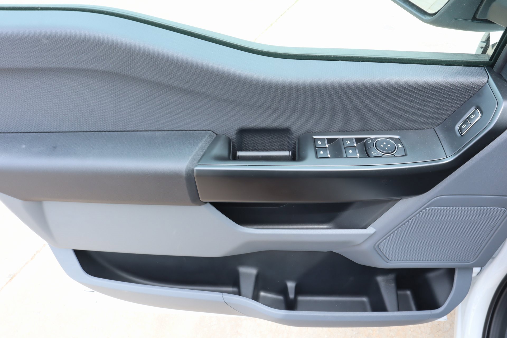 New 2025 Ford F150 XL w/ Equipment Group 103A High image 17