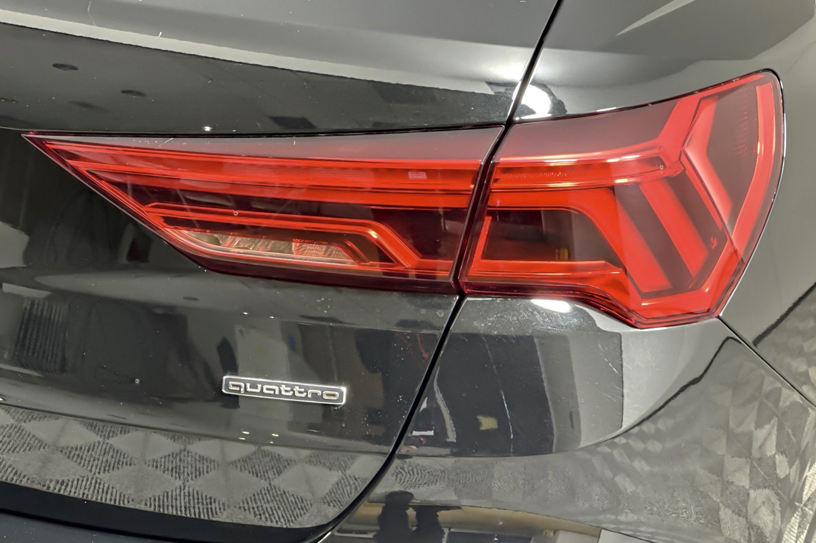 Used 2025 Audi Q3 2.0T Premium image 25