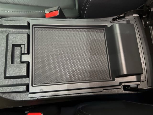 Certified 2025 Subaru Outback Limited image 28