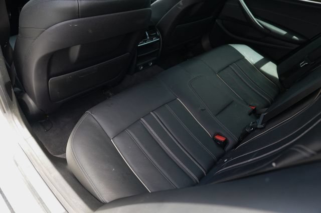 Used 2018 BMW 540i w/ M Sport Package RWD image 14