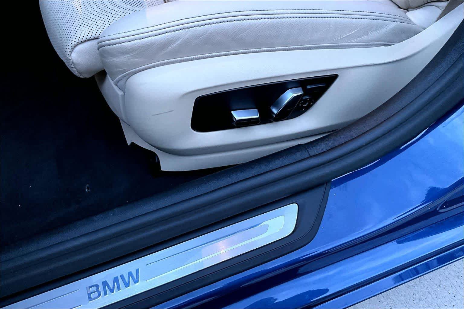 Used 2023 BMW 530i w/ Premium Package RWD image 15