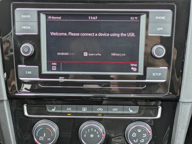 Used 2018 Volkswagen Golf 4-Door FWD image 14