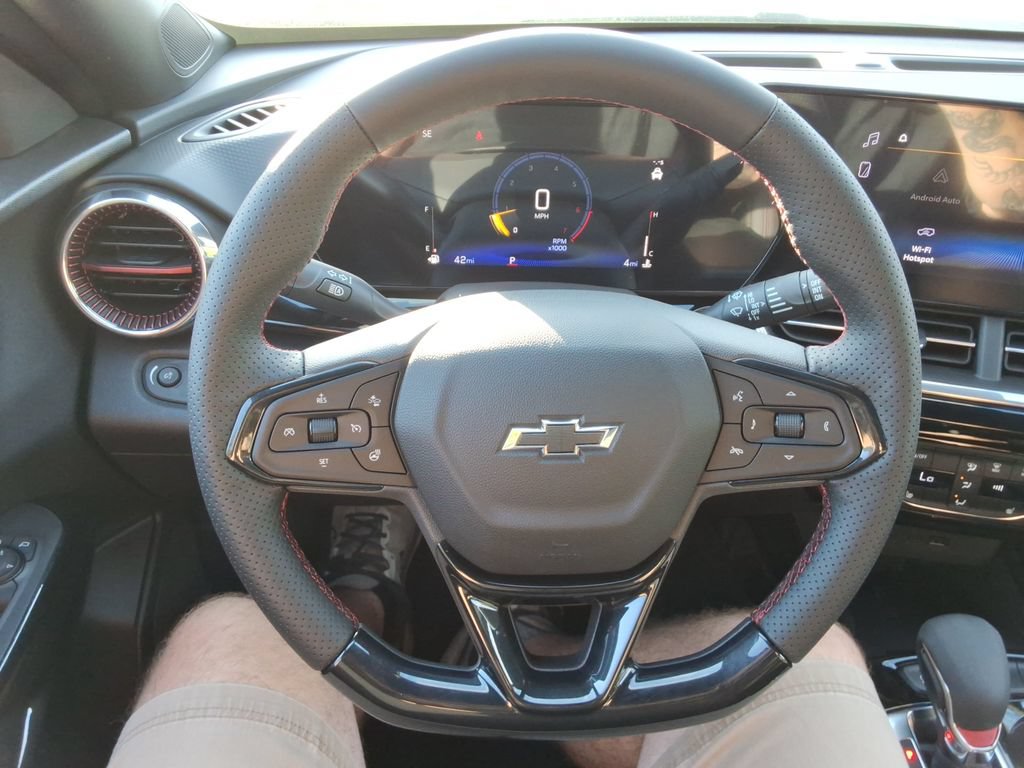 New 2026 Chevrolet Trax RS w/ Sunroof Package FWD image 24