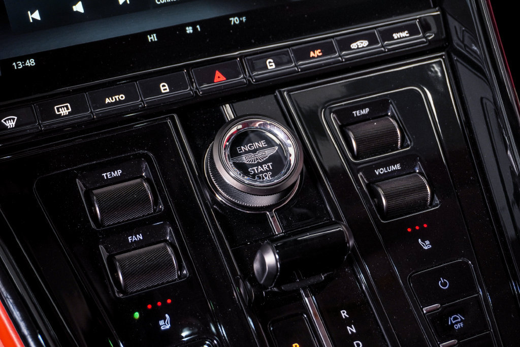 Used 2024 Aston Martin DB12 Coupe RWD image 31