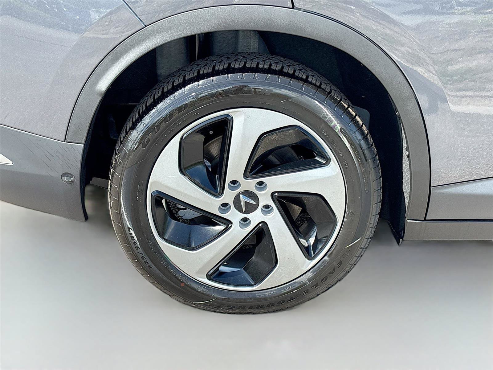 New 2025 VinFast VF 8 Eco AWD/4WD image 30