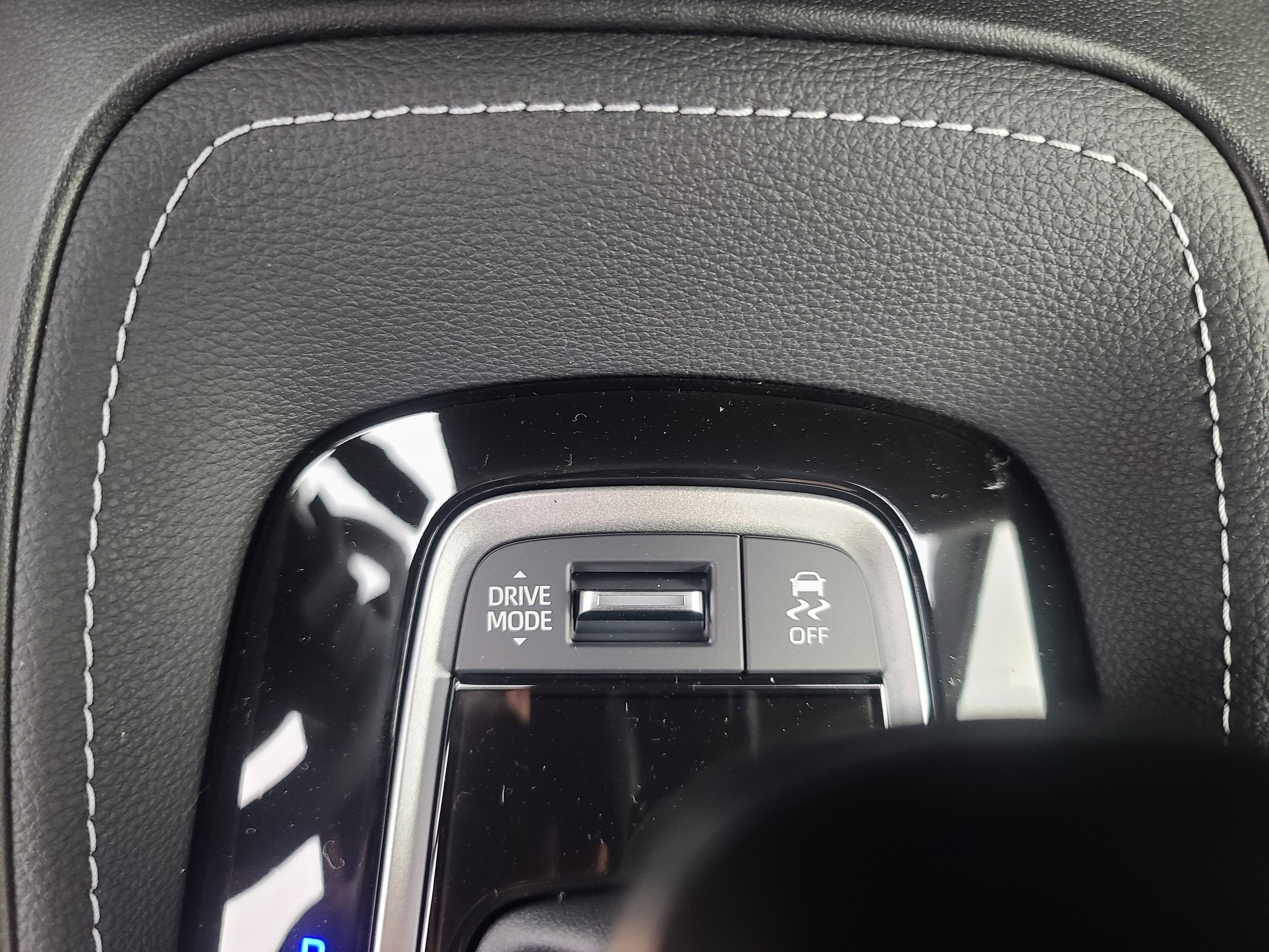 New 2025 Toyota Corolla SE image 34