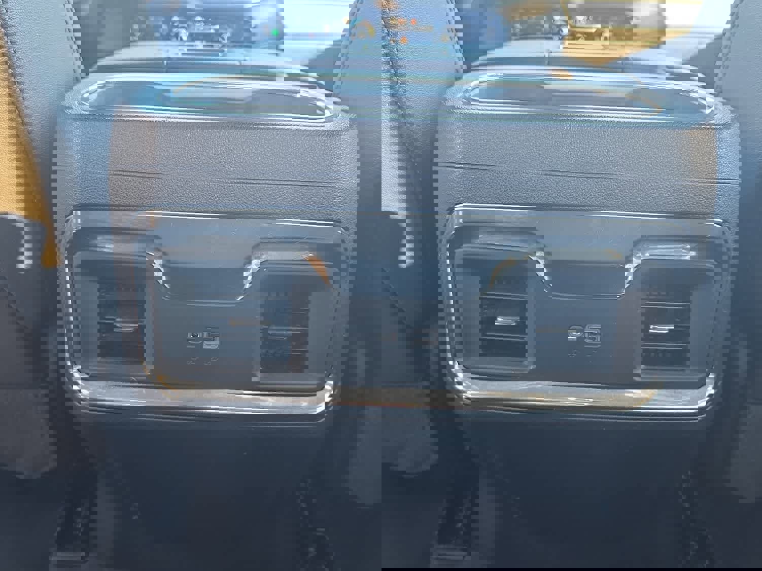 Used 2022 Chevrolet Silverado 1500 LTZ image 19