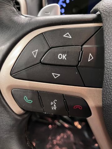 Used 2017 Jeep Grand Cherokee Laredo image 34