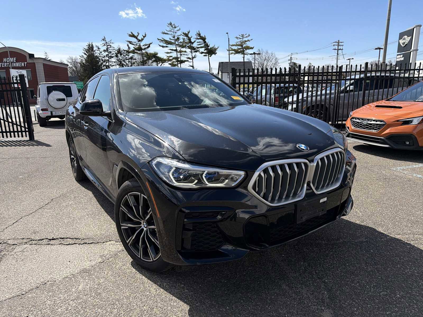 Certified 2023 BMW X6 xDrive40i w/ Executive Package image 2