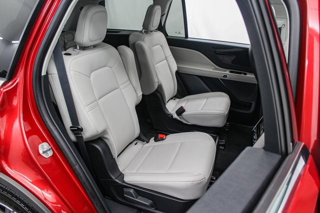 Used 2025 Lincoln Aviator AWD image 19