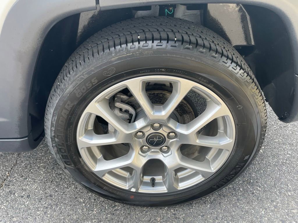Certified 2025 Jeep Compass Limited AWD/4WD image 15