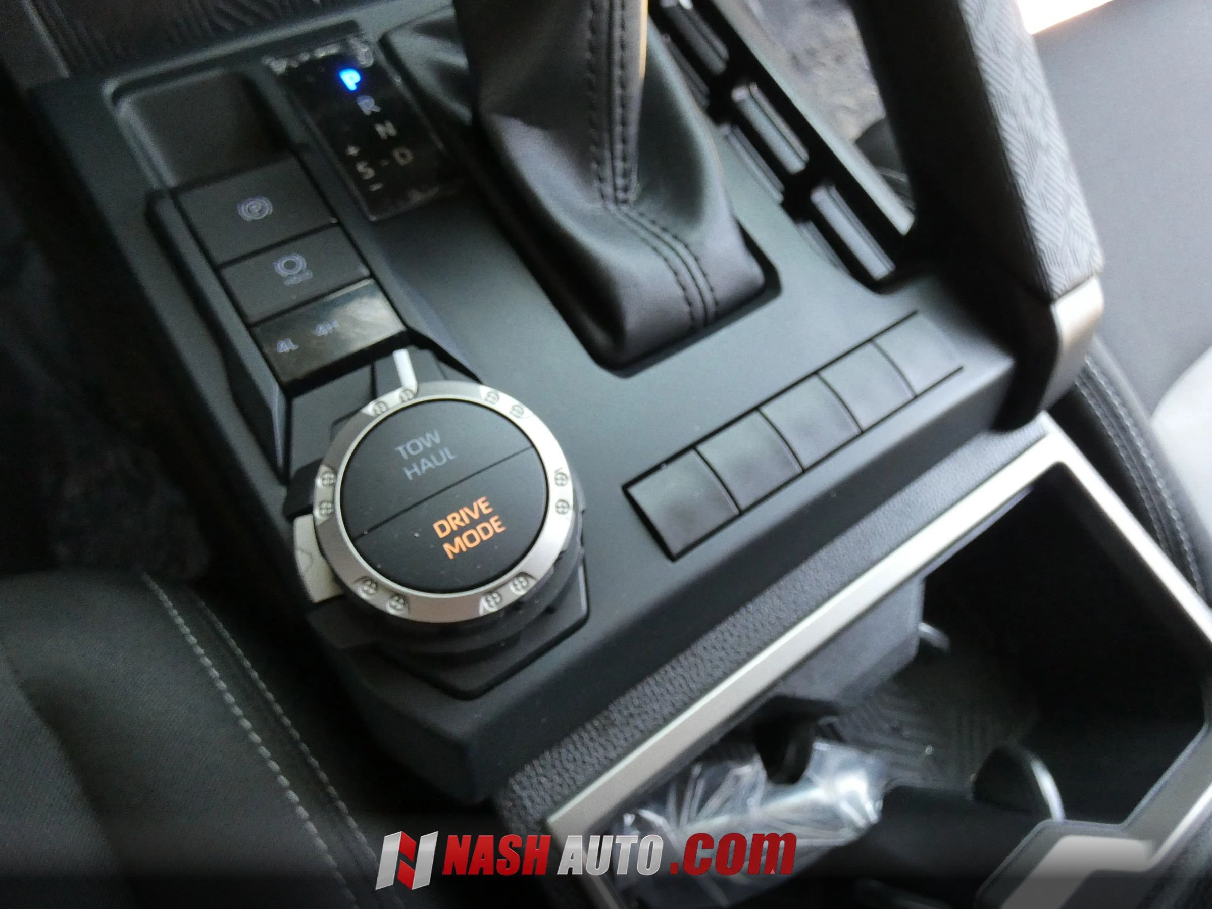 Used 2025 Toyota Tacoma TRD Sport AWD/4WD image 59