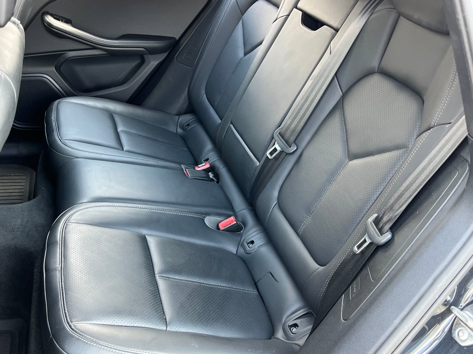 Certified 2020 Porsche Macan image 17