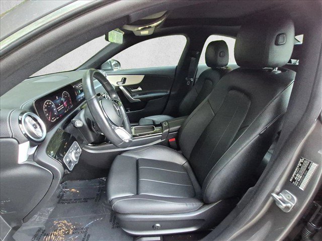 Used 2025 Mercedes-Benz CLA 250 image 17