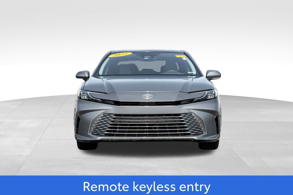Used 2025 Toyota Camry XLE image 2