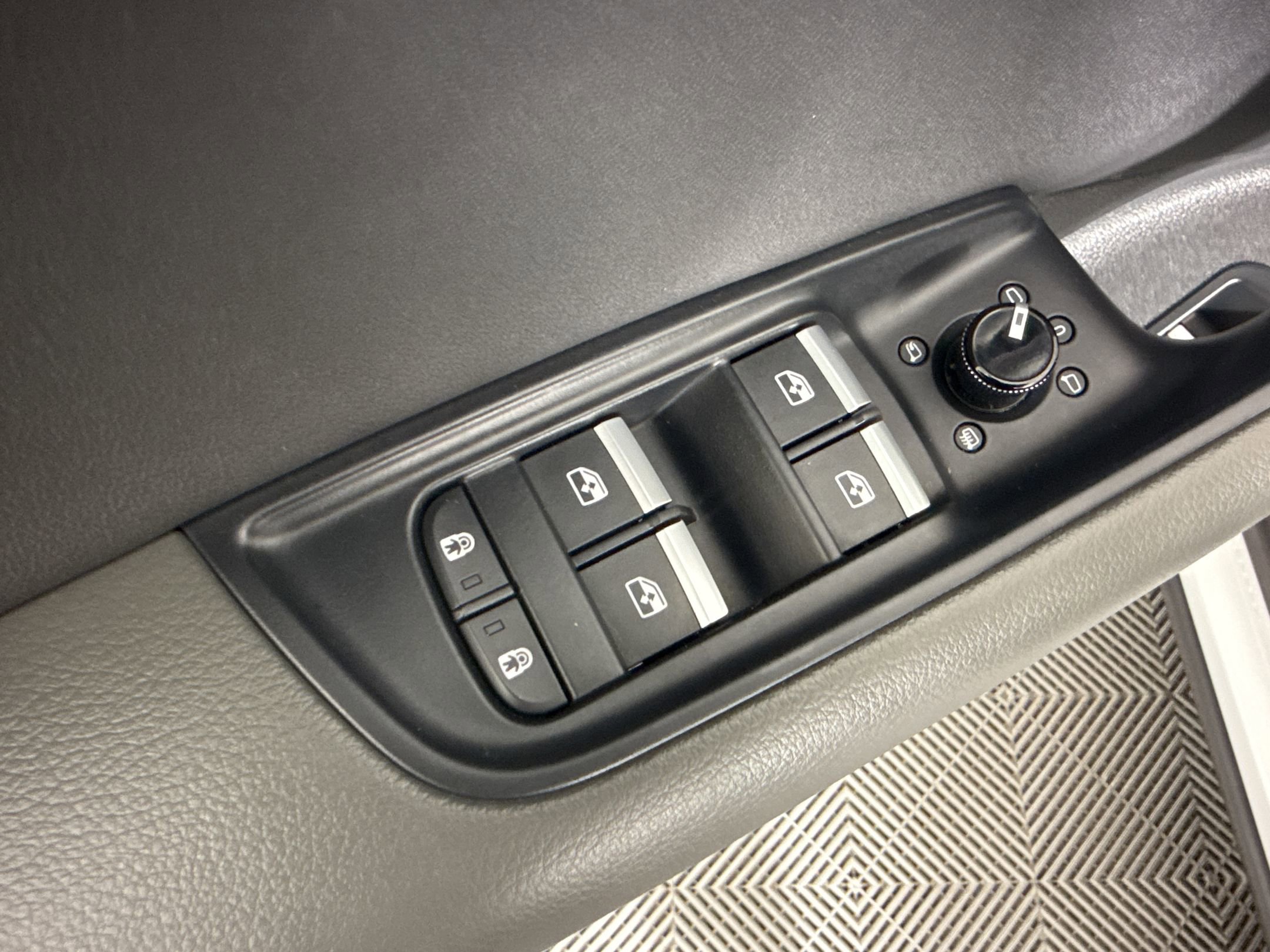 Used 2022 Audi Q8 Premium Plus AWD/4WD image 13