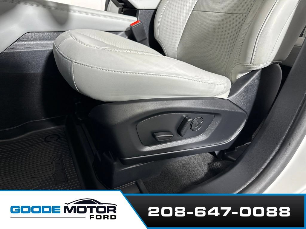 Used 2025 Ford Explorer Platinum w/ Ultimate Package AWD/4WD image 11