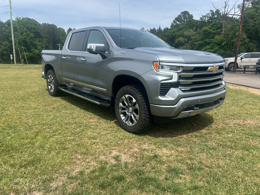 Used 2024 Chevrolet Silverado 1500 High Country w/ Z71 Off-Road Package AWD/4WD image 7