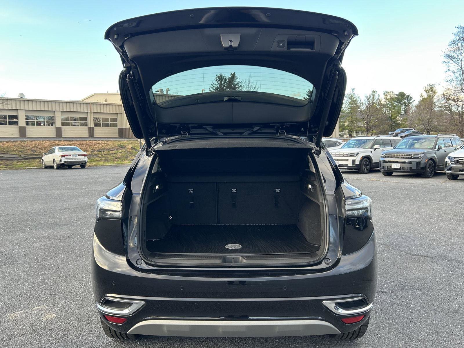 Used 2023 Buick Envision Avenir image 6