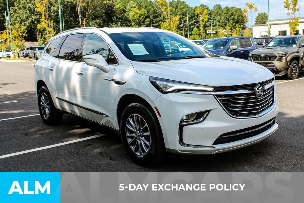Used 2024 Buick Enclave Premium image 4