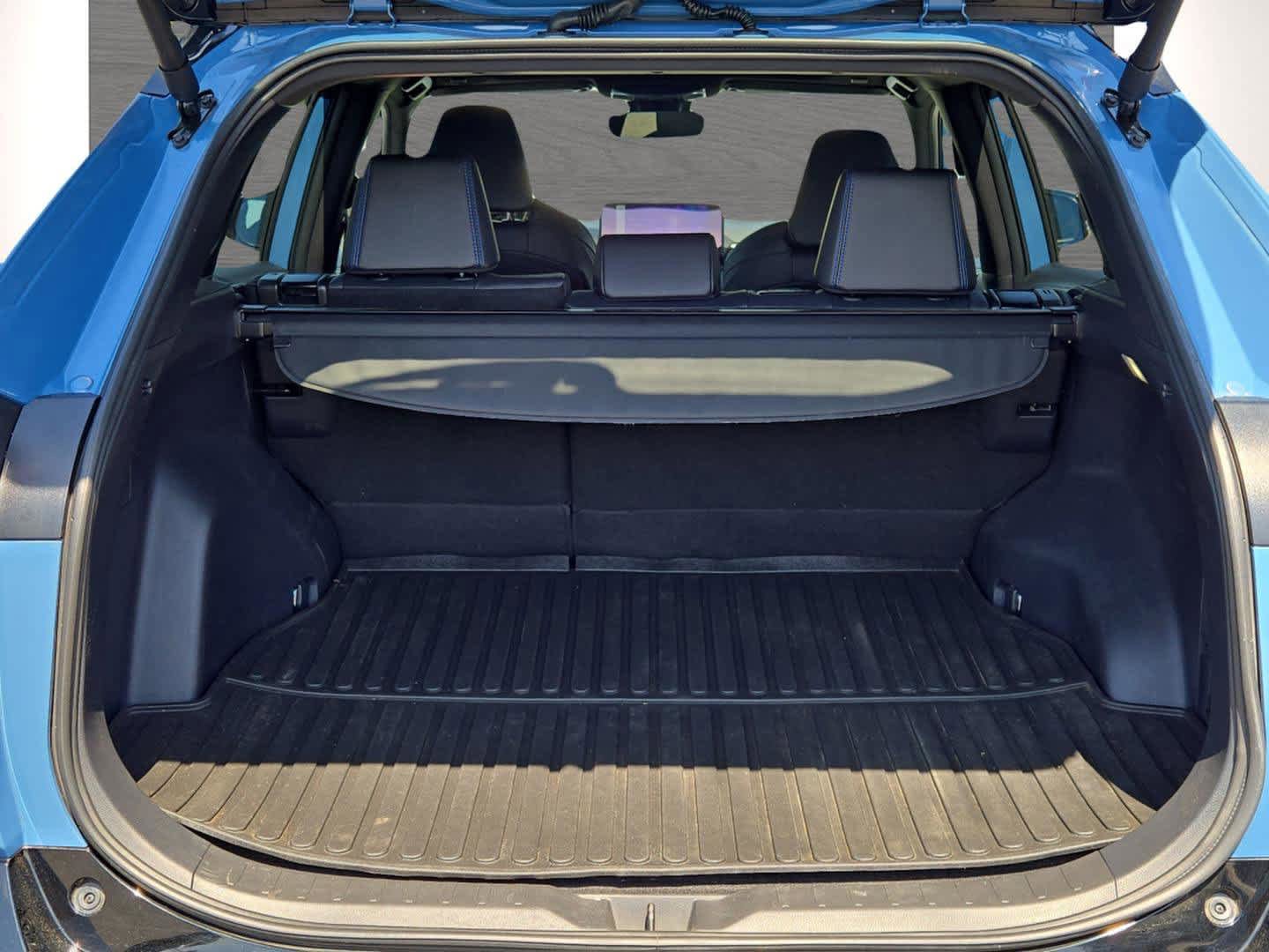 Used 2025 Toyota RAV4 XSE AWD/4WD image 12