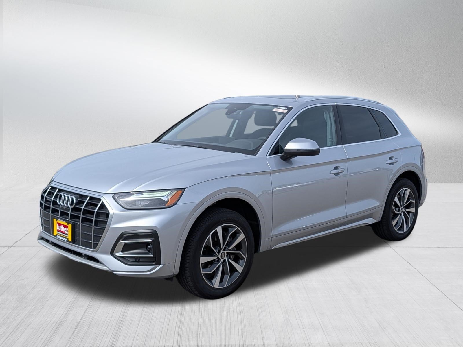 Used 2021 Audi Q5 2.0T Premium Plus w/ Premium Plus Package AWD/4WD image 3