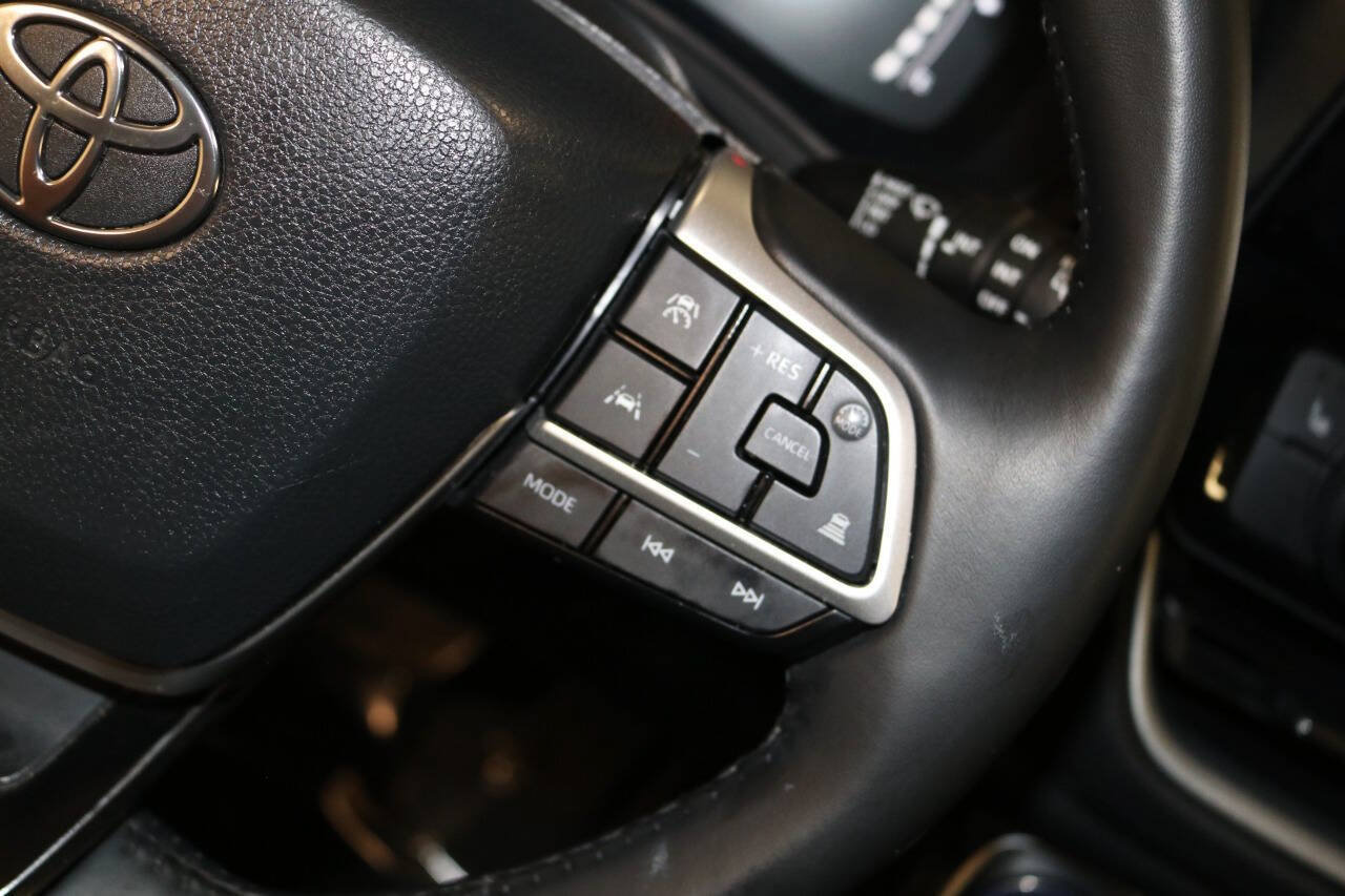 Used 2024 Toyota Grand Highlander AWD image 40