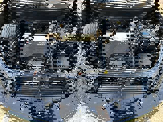 Used 2022 Chevrolet Equinox RS w/ Infotainment Package image 26