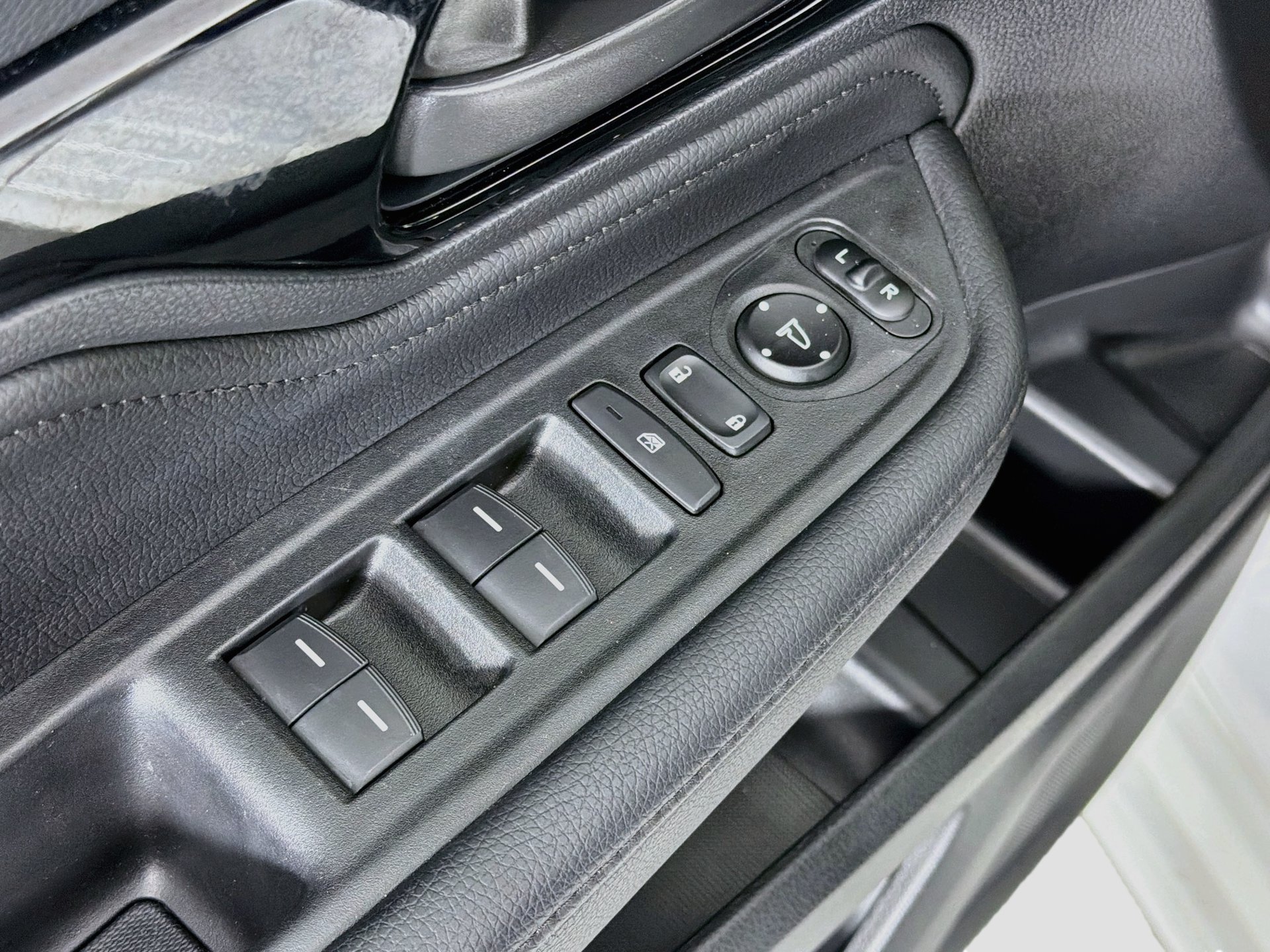 Certified 2025 Honda Odyssey Touring image 26