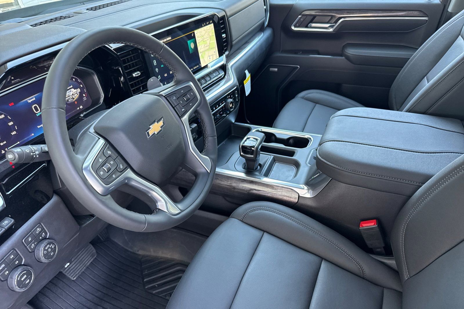 New 2026 Chevrolet Silverado 1500 LTZ w/ LTZ Premium Package AWD/4WD image 9