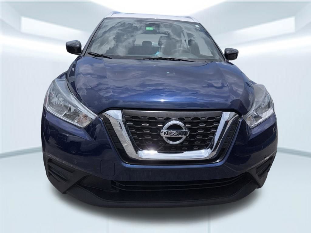 Used 2019 Nissan Kicks SV FWD image 2