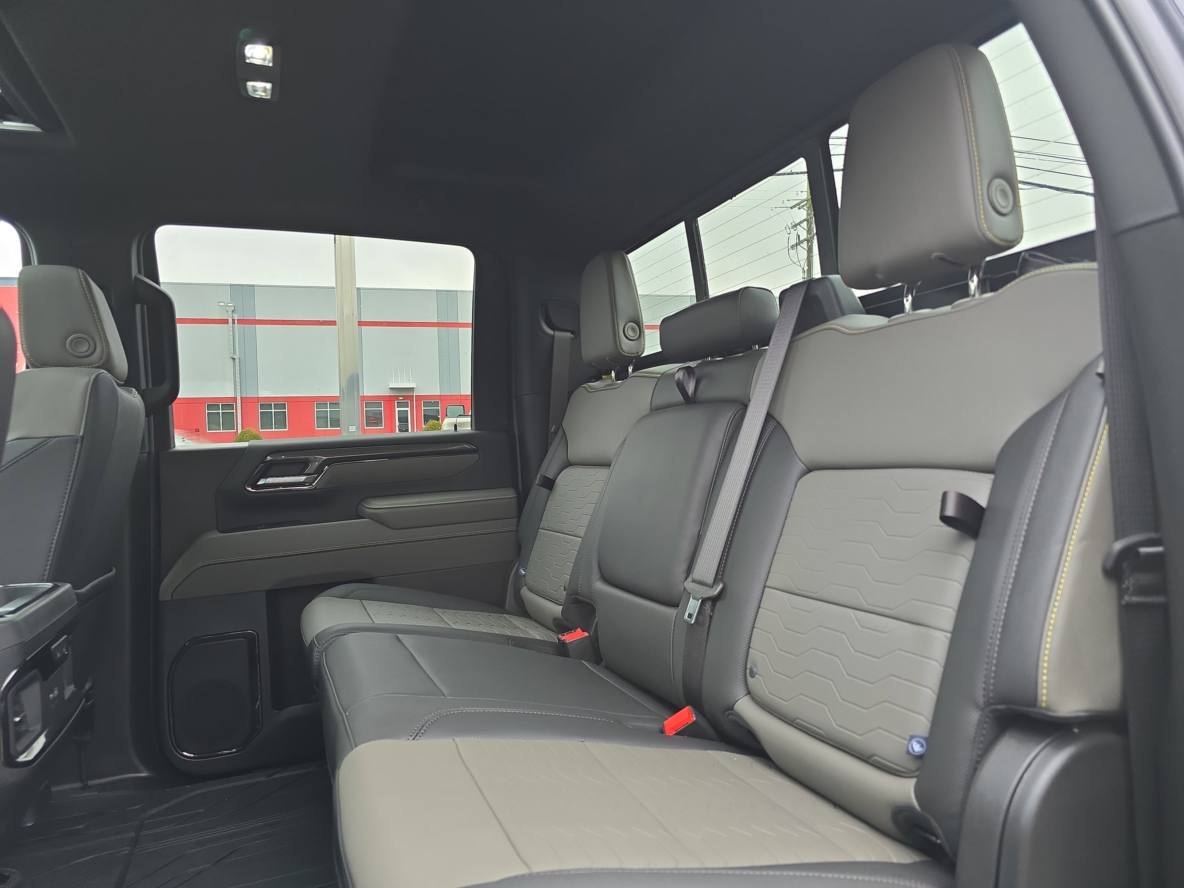 Used 2025 Chevrolet Silverado 2500 ZR2 w/ Technology Package image 18