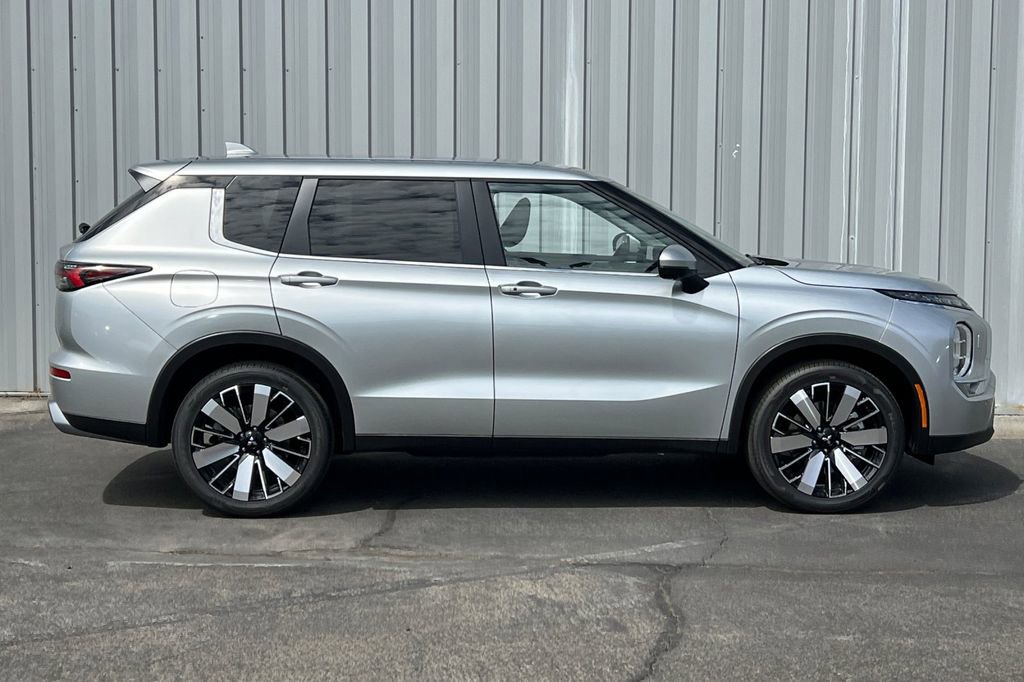 New 2026 Mitsubishi Outlander SE AWD/4WD image 4