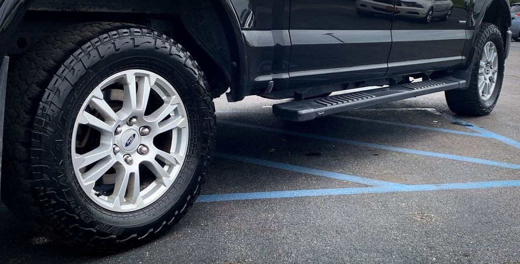 Used 2017 Ford F150 Lariat AWD/4WD image 8