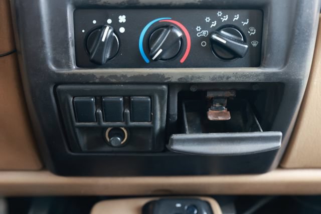 Used 1999 Jeep Wrangler Sport AWD/4WD image 31