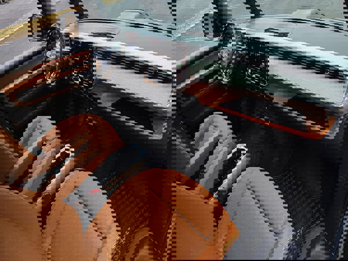 Used 2025 Volkswagen ID. Buzz Pro S image 26