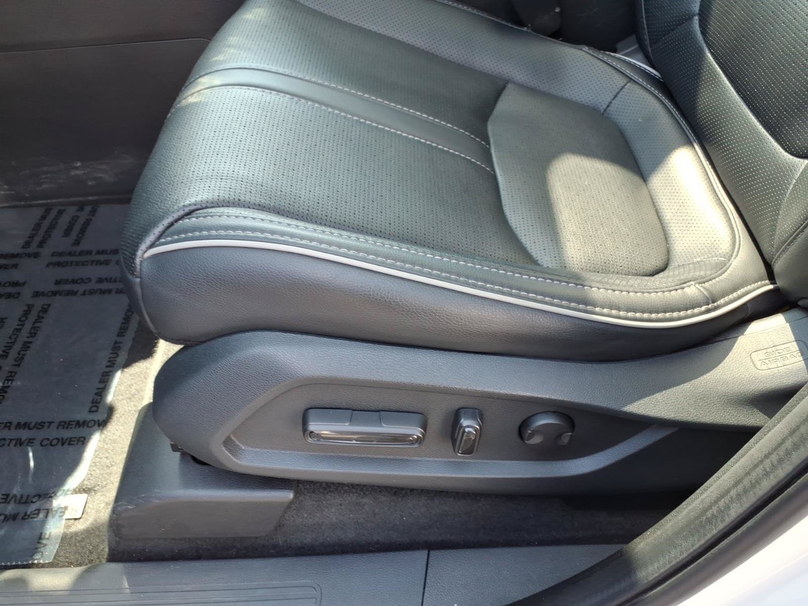 Used 2023 Honda Pilot Elite image 16