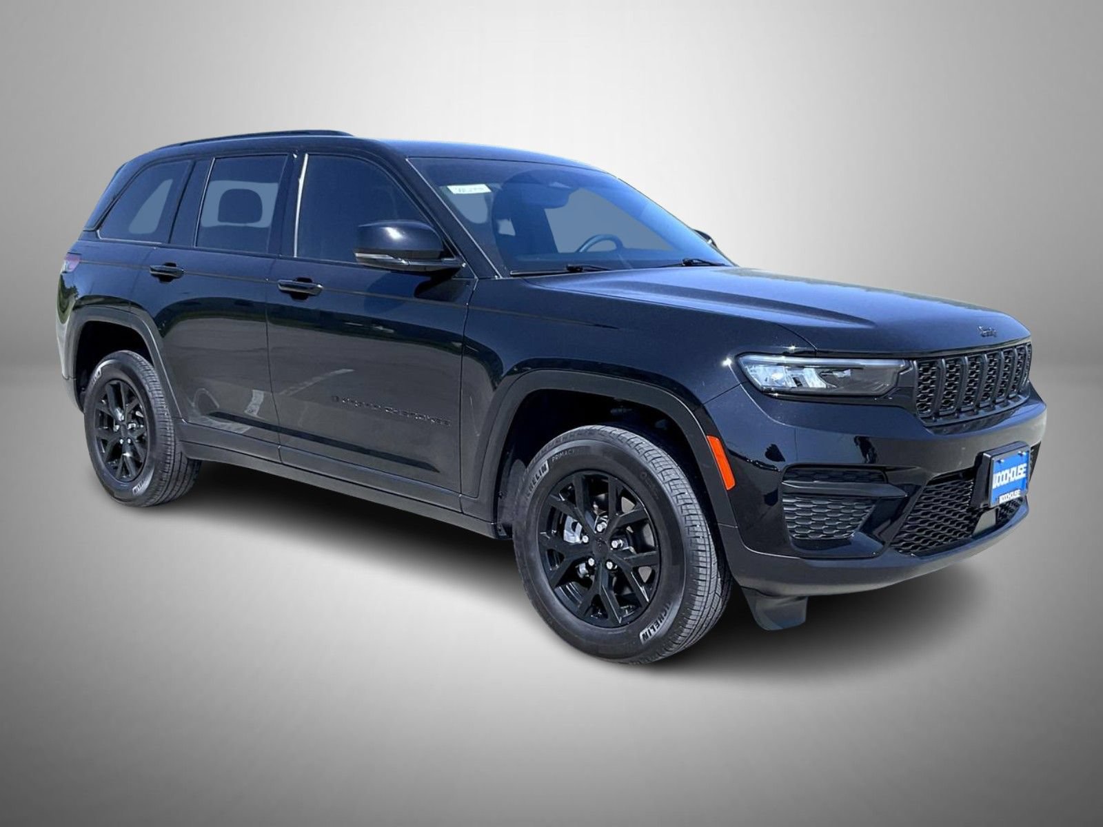 Used 2024 Jeep Grand Cherokee Altitude AWD/4WD image 3
