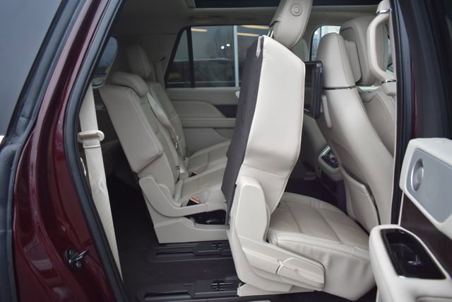 Used 2018 Lincoln Navigator L Reserve w/ Technology Package AWD/4WD image 54