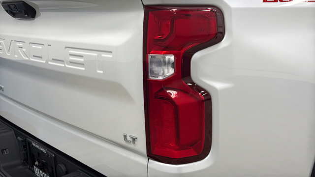 Used 2022 Chevrolet Silverado 1500 LT Trail Boss w/ LT Trail Boss Premium Package AWD/4WD image 39