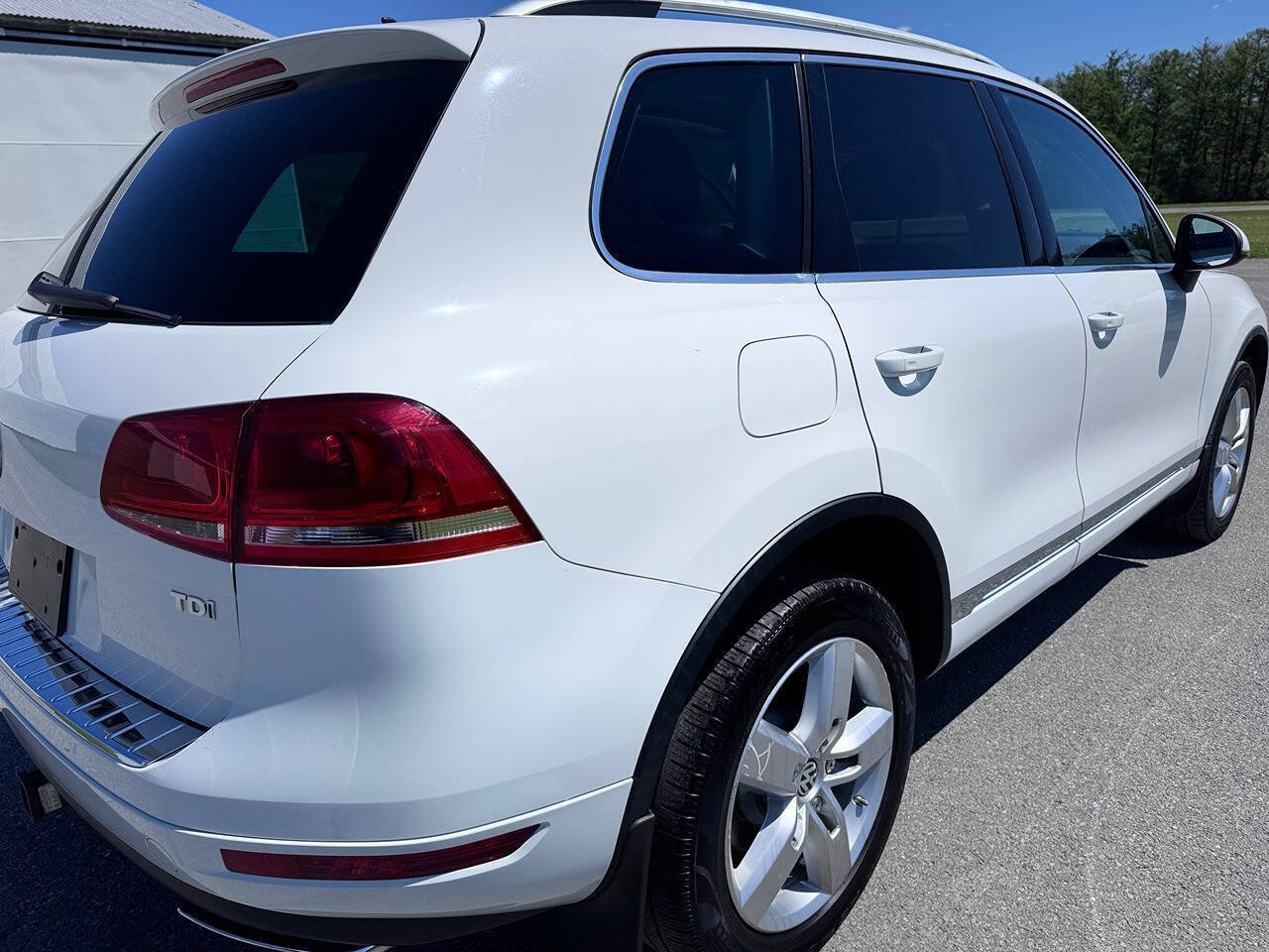 Used 2014 Volkswagen Touareg TDI AWD/4WD image 14