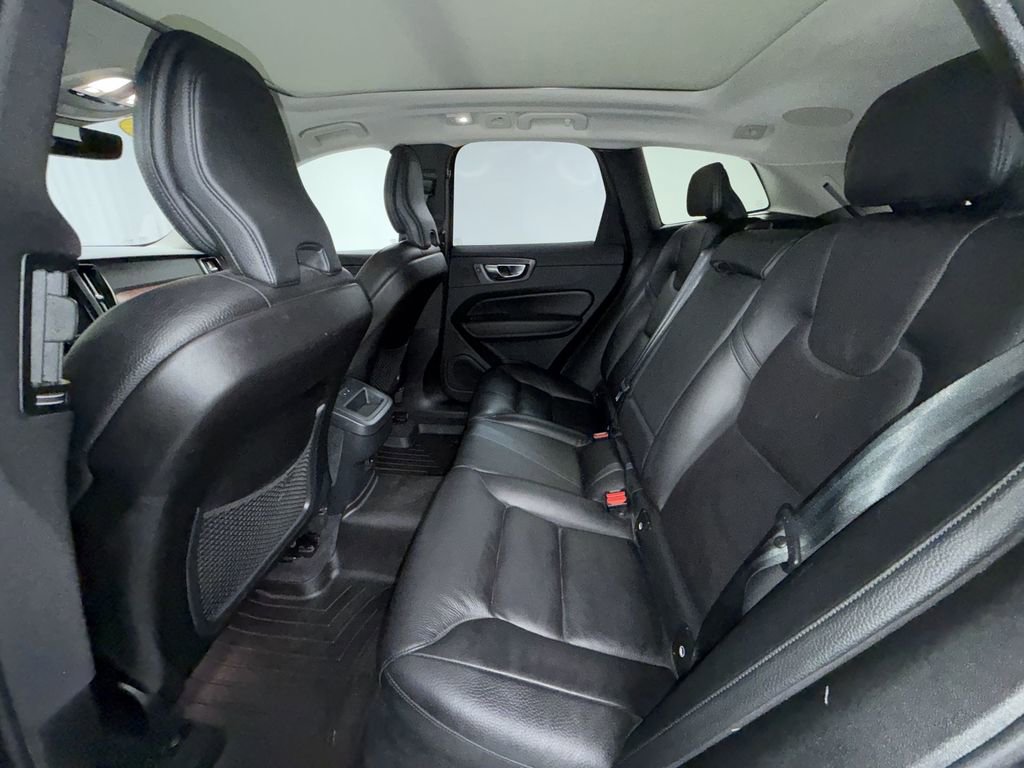 Used 2023 Volvo XC60 B5 Plus w/ Climate Package image 4