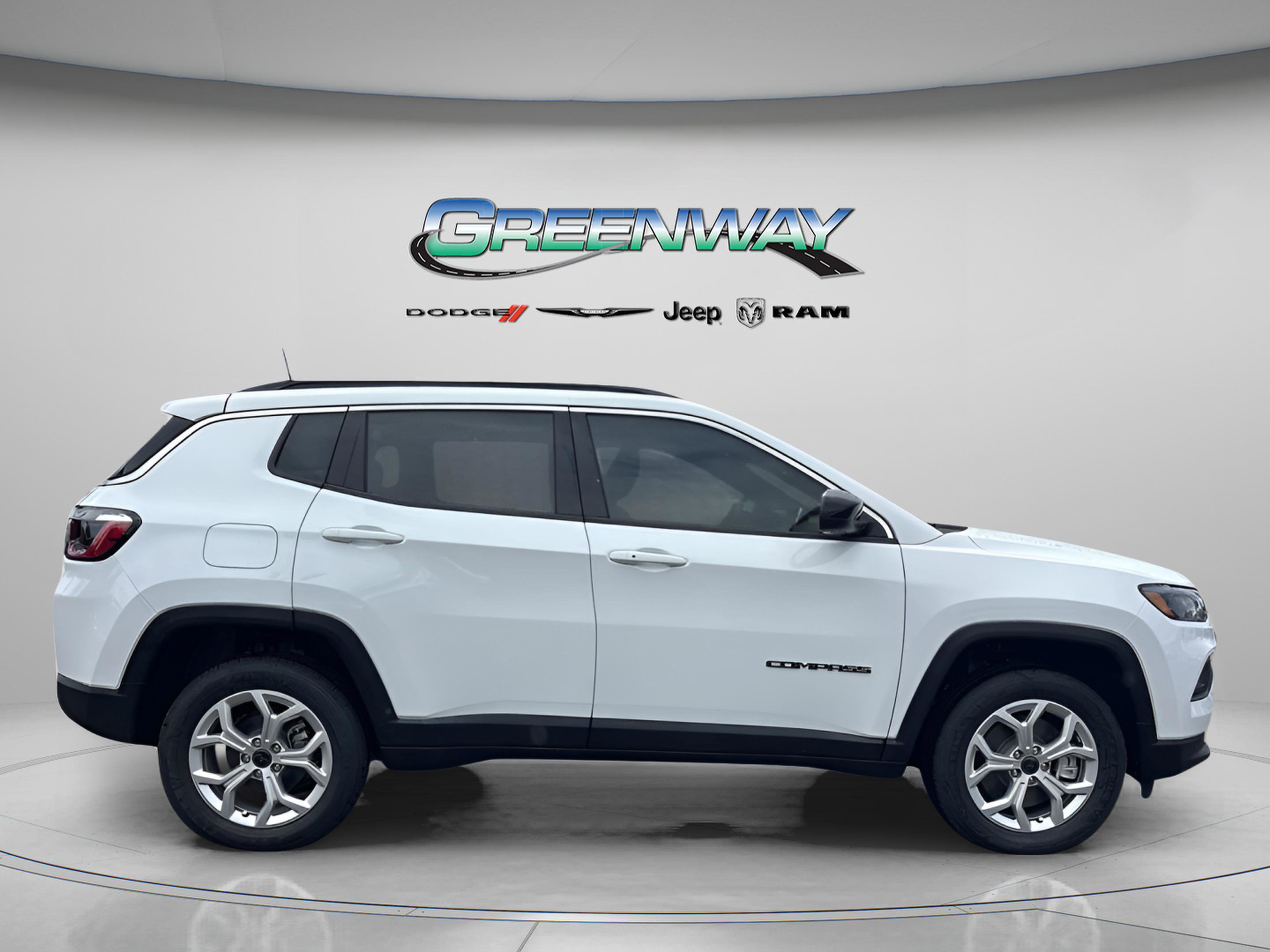 New 2026 Jeep Compass Latitude image 5