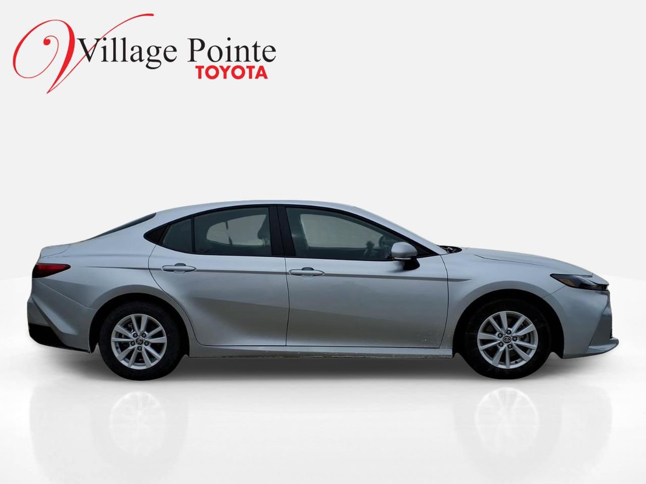 Used 2026 Toyota Camry LE image 4