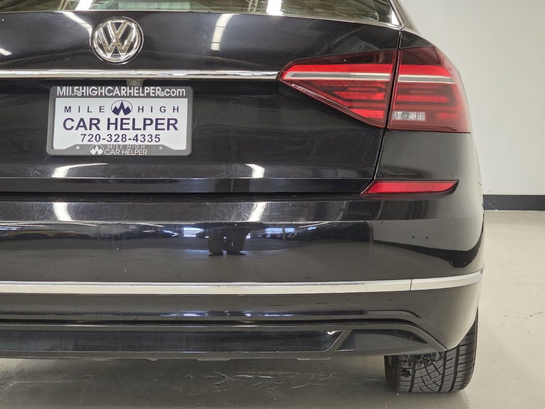 Used 2017 Volkswagen Passat 1.8T R-Line w/ R-Line Lighting Package image 53